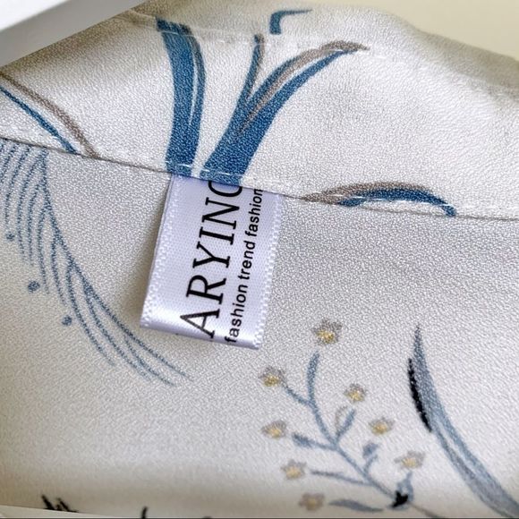 3/$50 Floral Button Down - Picture 4 of 5